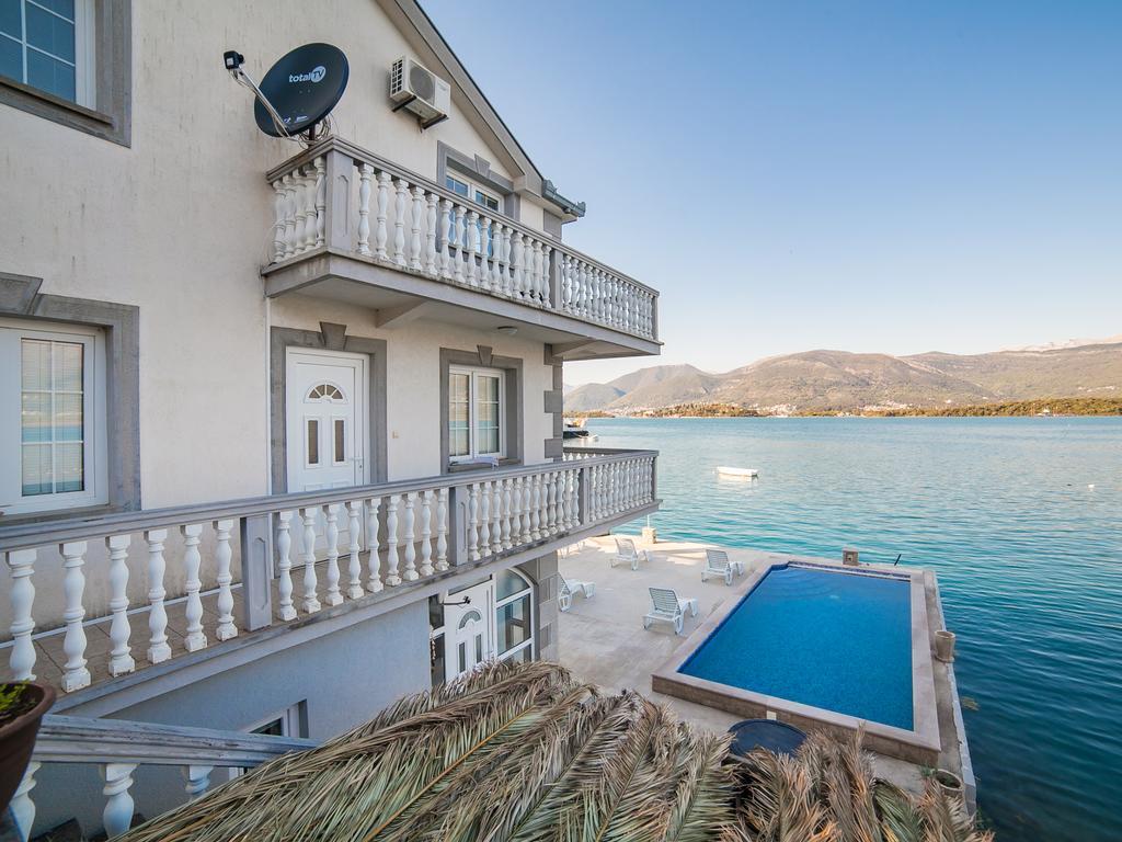 Apartments Elena Tivat Exterior photo